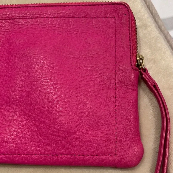 GAP Fuchsia Leather Pouch Wallet Wristlet - Picture 2 of 10